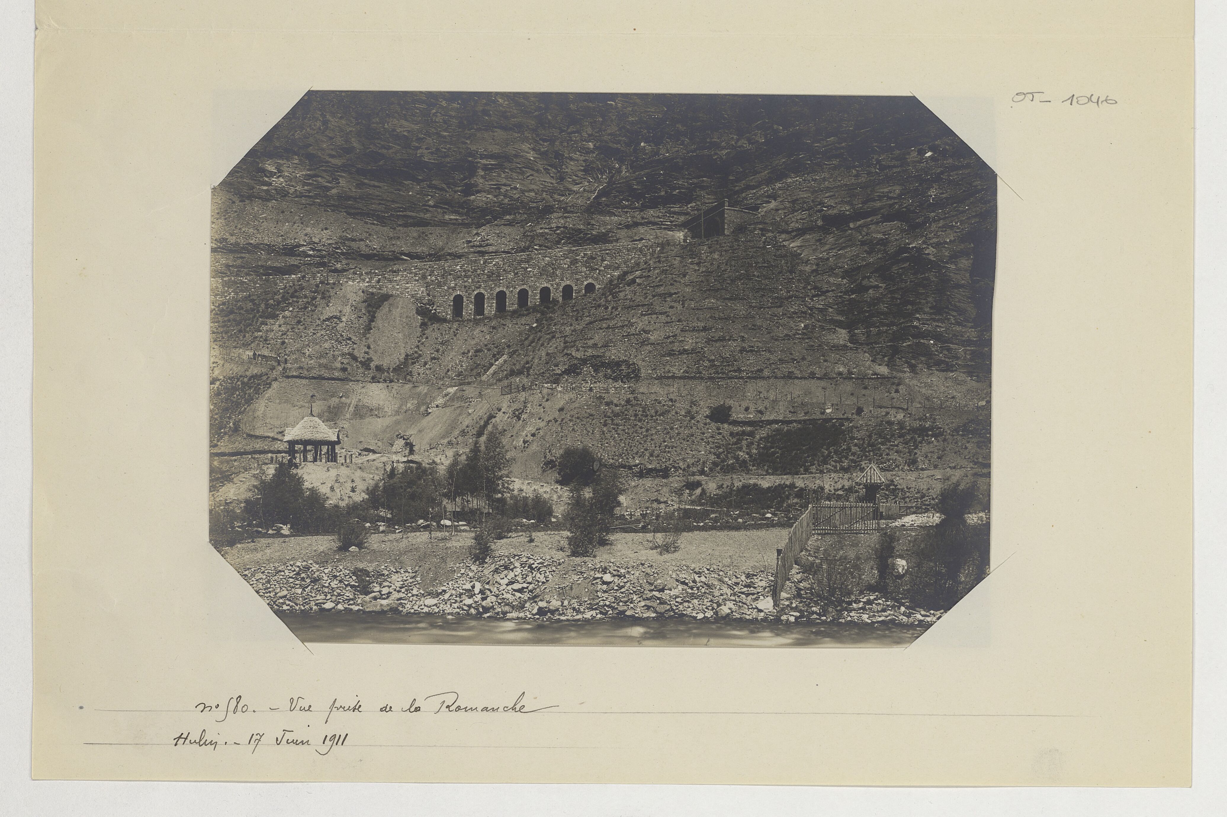 Une autre prise de vue de Victor Hulin en 1911, capturant l'Arboretum Surell et ses environs, y compris la Romanche, la 