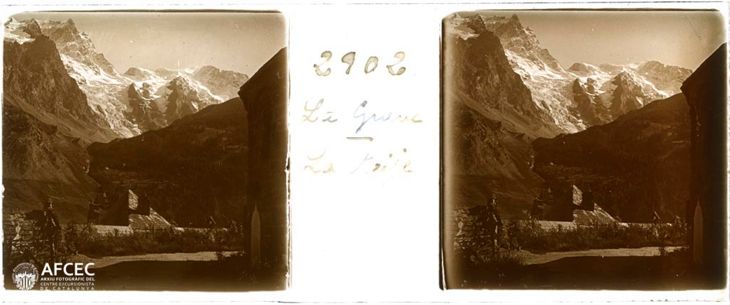 Photographie par Josep Puntas i Jensen, sans date, représentant la municipalité de La Grave avec la Meije et le massif d