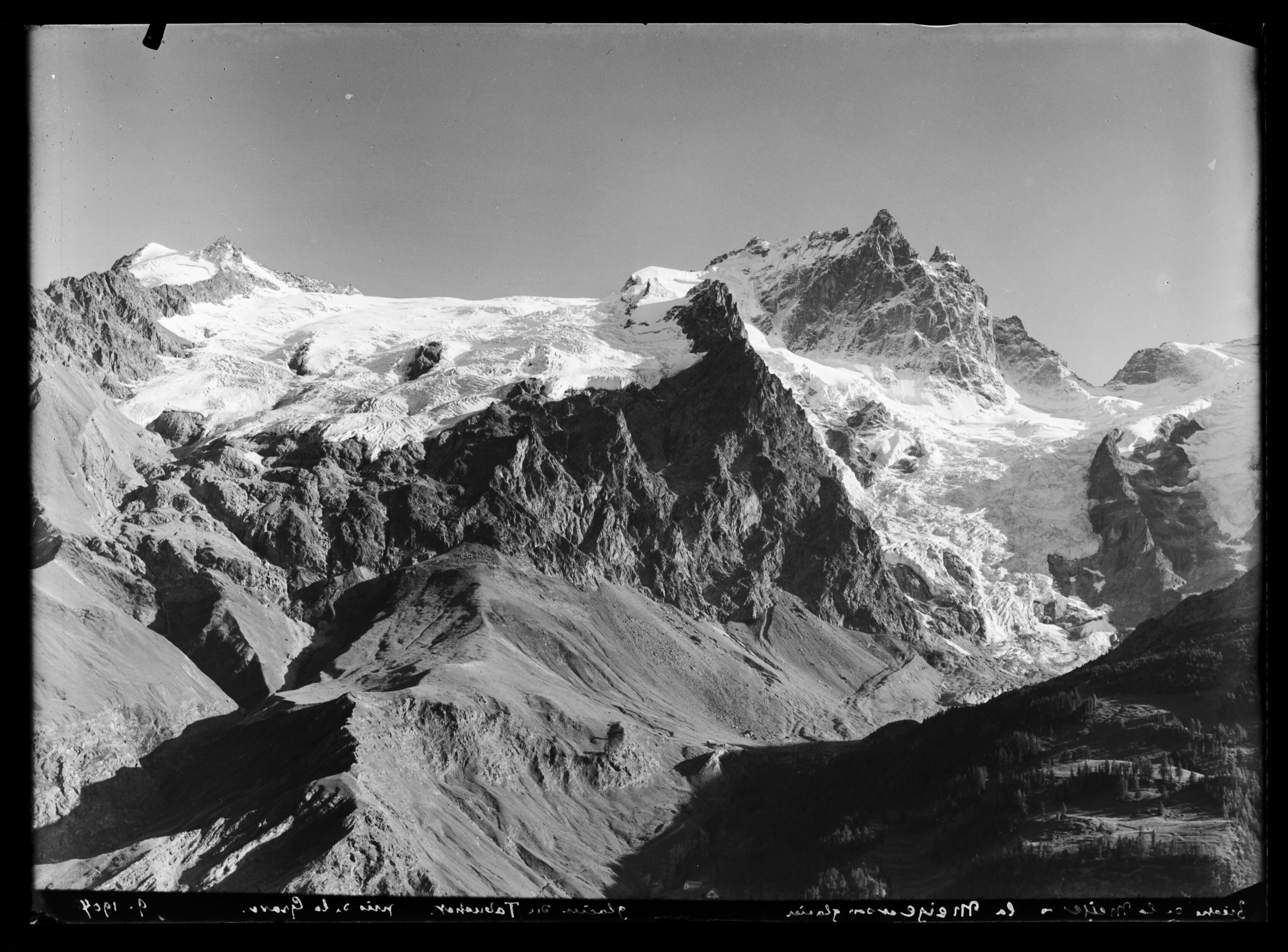 Cliché d'Émile Duchemin (1890-1914) illustrant la brèche de La Meije et le glacier du Tabuchet près de La Grave, témoign