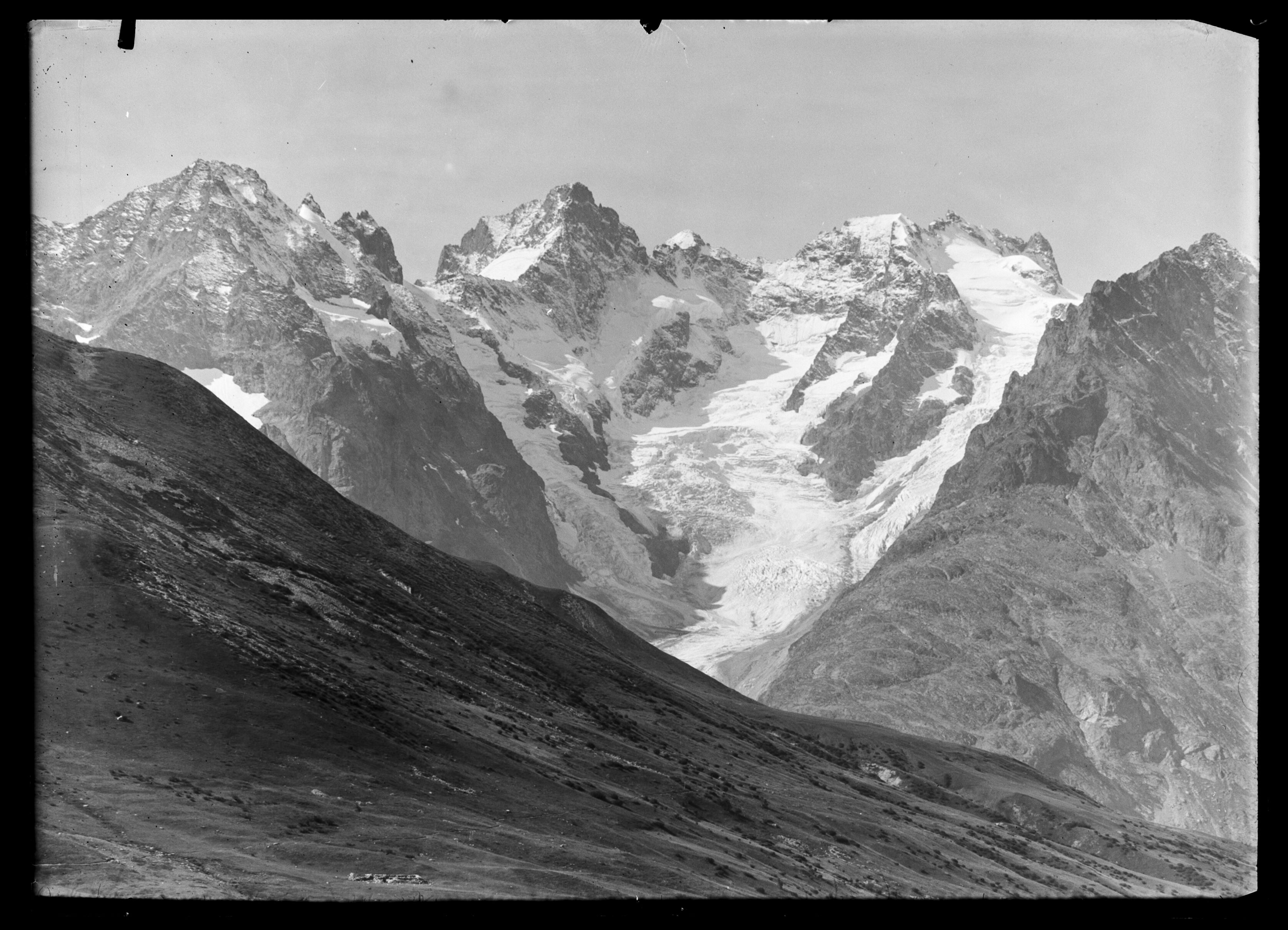 Photographie de La Meije à La Grave, capturée par Émile Duchemin entre 1890 et 1914.