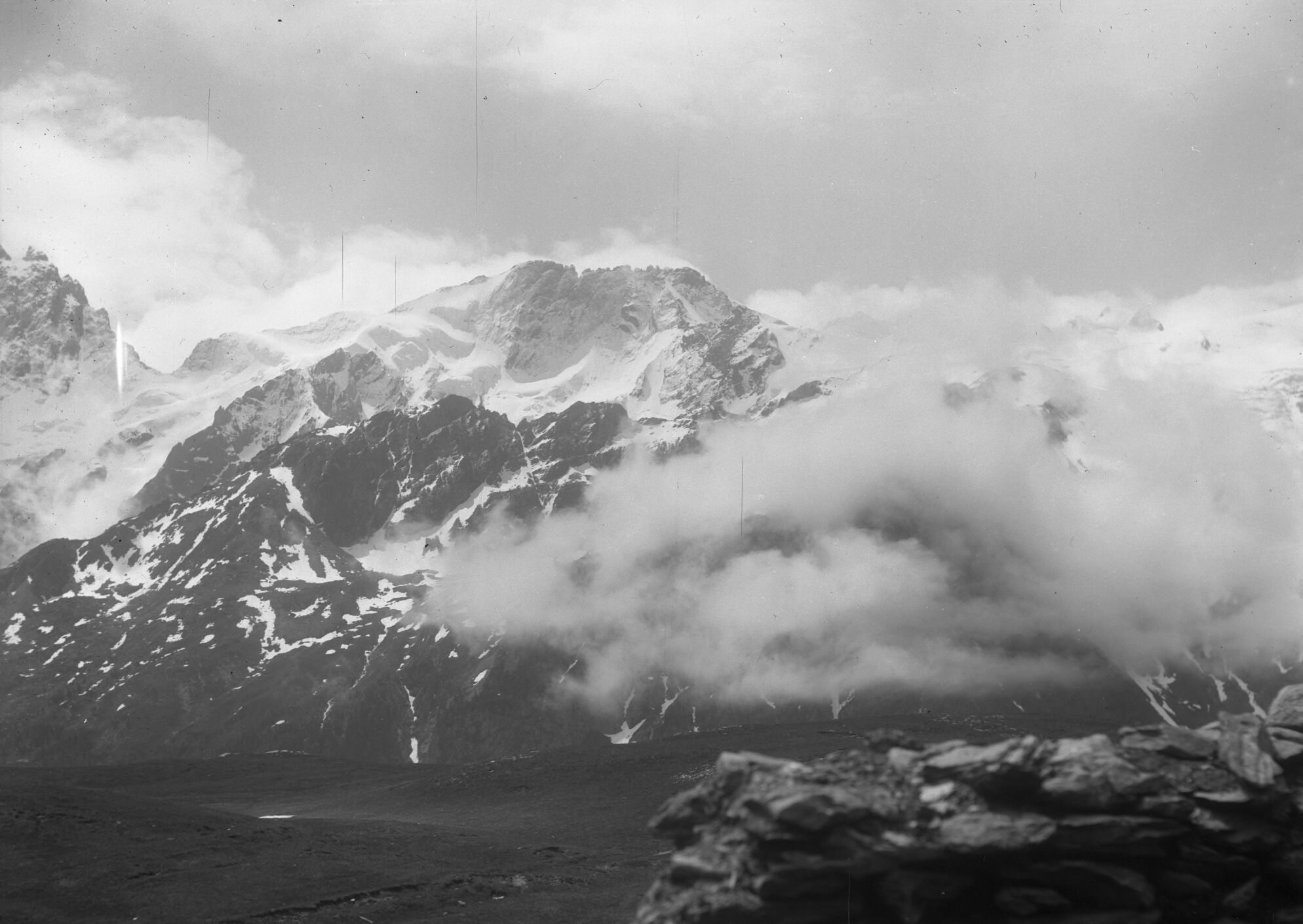 Panorama du Rateau depuis les Prés de Paris, réalisé par Henri Ferrand entre 1890 et 1926. Cette image met en valeur la 