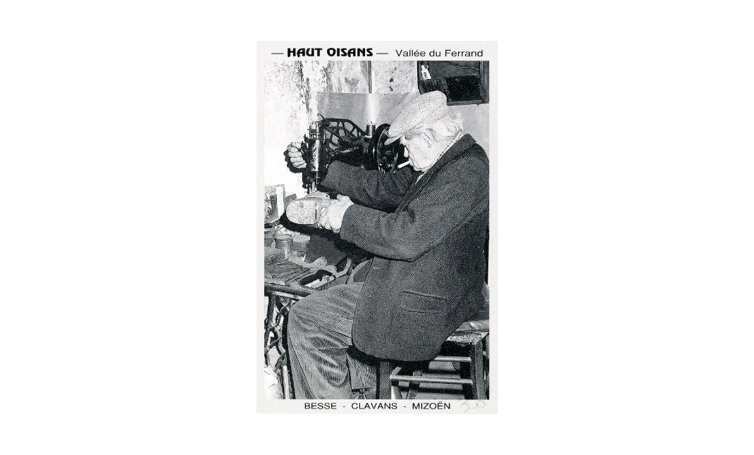 Une carte postale représentant la vallée du Ferrand dans le Haut Oisans, incluant les villages de Besse, Clavans et Mizo